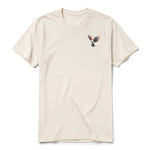 Un T-shirt blanc vintage T-shirt à col rond et manches courtes pour adulte, orné d'un motif représentant un oiseau sur la poitrine gauche.