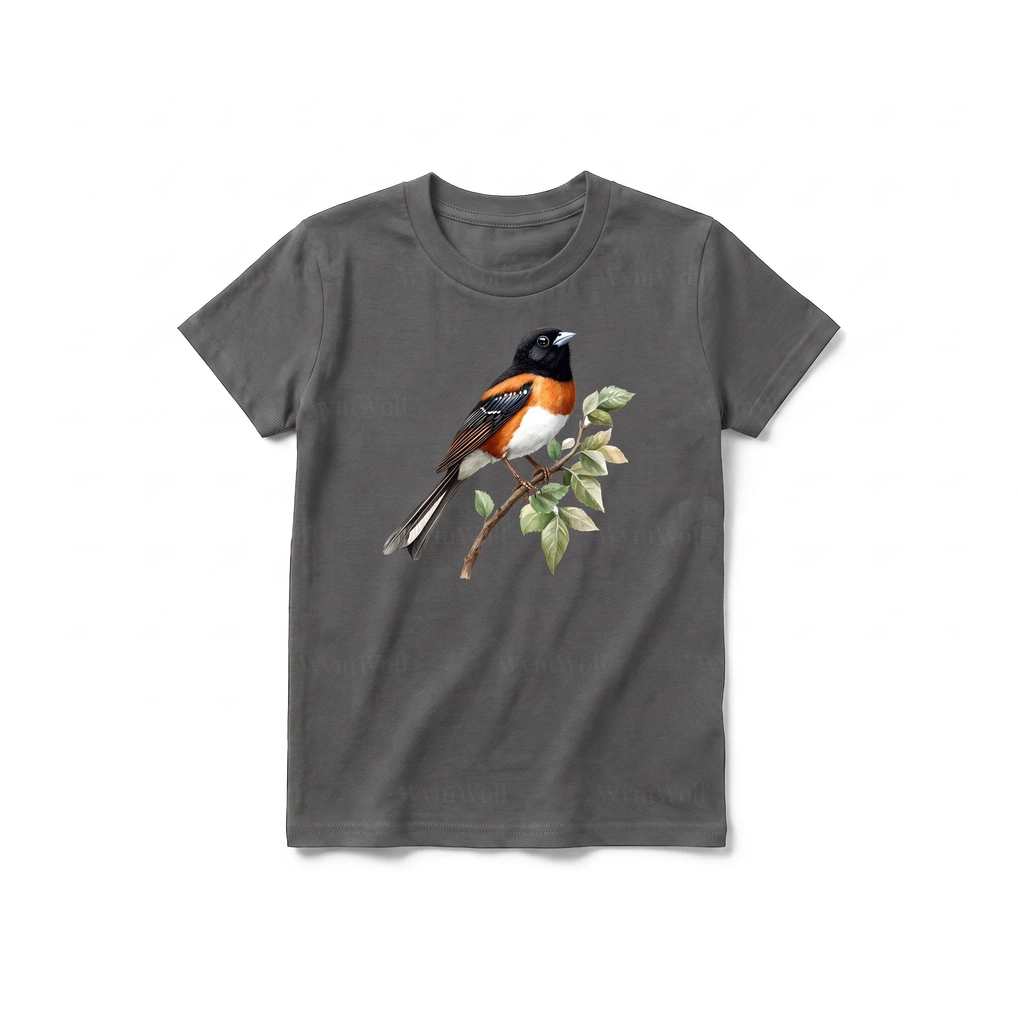 Un T-shirt charbon à manches courtes et col rond pour jeune, orné d'un motif représentant un oiseau sur le devant.