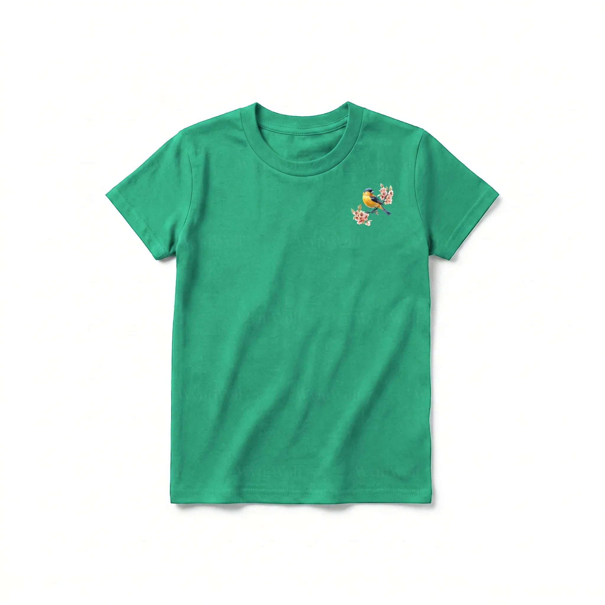 Un T-shirt kelly à manches courtes et col rond pour jeune, orné d'un motif représentant un oiseau sur la poitrine gauche.