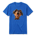 Un T-shirt royal à manches courtes et col rond, orné d'un motif représentant un chien sur le devant.