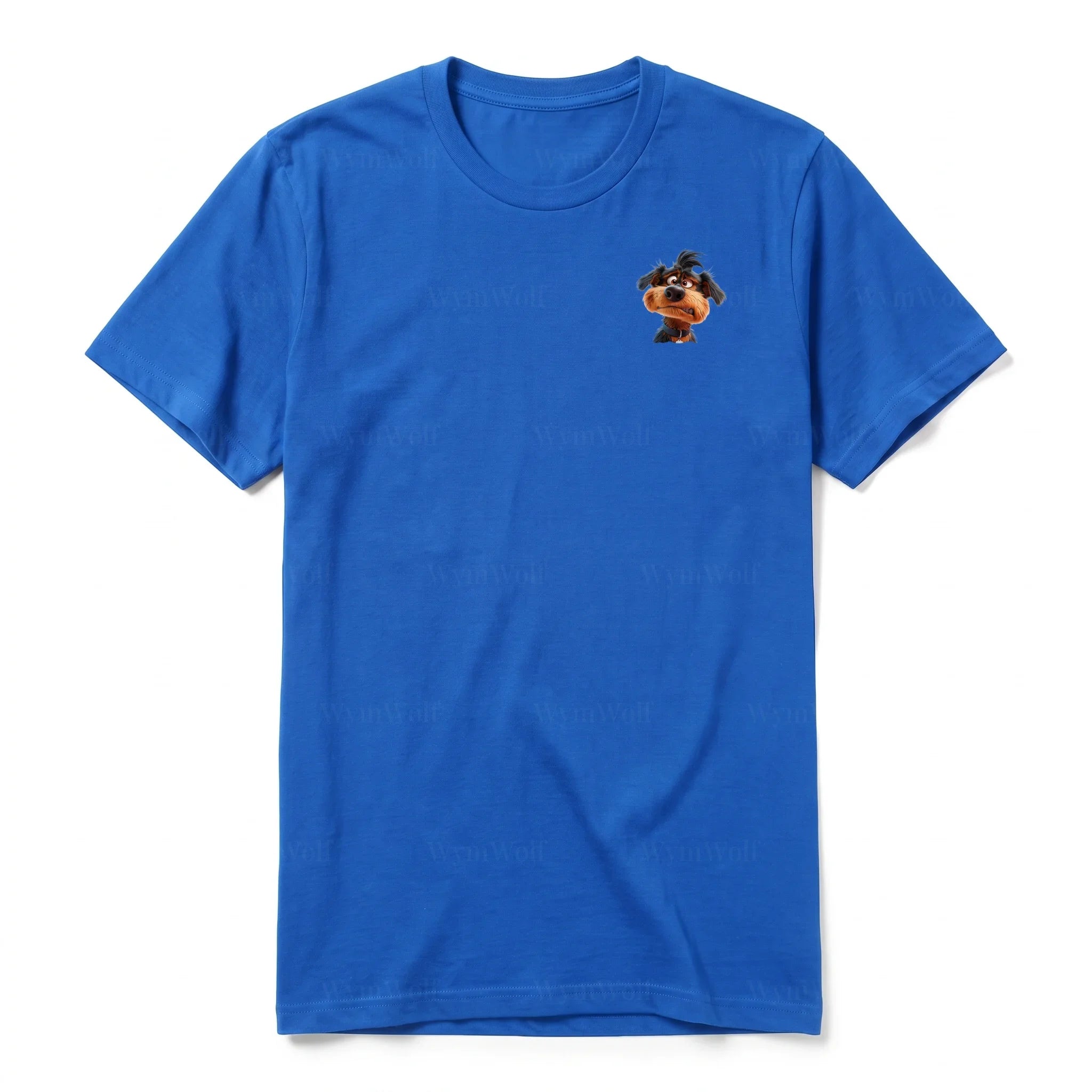 Un T-shirt royal à manches courtes et col rond, orné d'un motif représentant un chien sur la poitrine gauche.