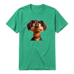 Un T-shirt kelly à manches courtes et col rond, orné d'un motif représentant un chien sur le devant.