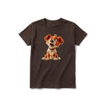 Un T-shirt chocolat à manches courtes et col rond pour jeune, orné d'un motif représentant un chien sur le devant.