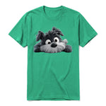 Un T-shirt kelly à manches courtes et col rond, orné d'un motif représentant un chien sur le devant.