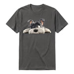 Un T-shirt charbon à manches courtes et col rond, orné d'un motif représentant un chien sur le devant.