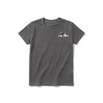 Un T-shirt charbon à manches courtes et col rond pour jeune, orné d'un motif représentant un chien sur la poitrine gauche.