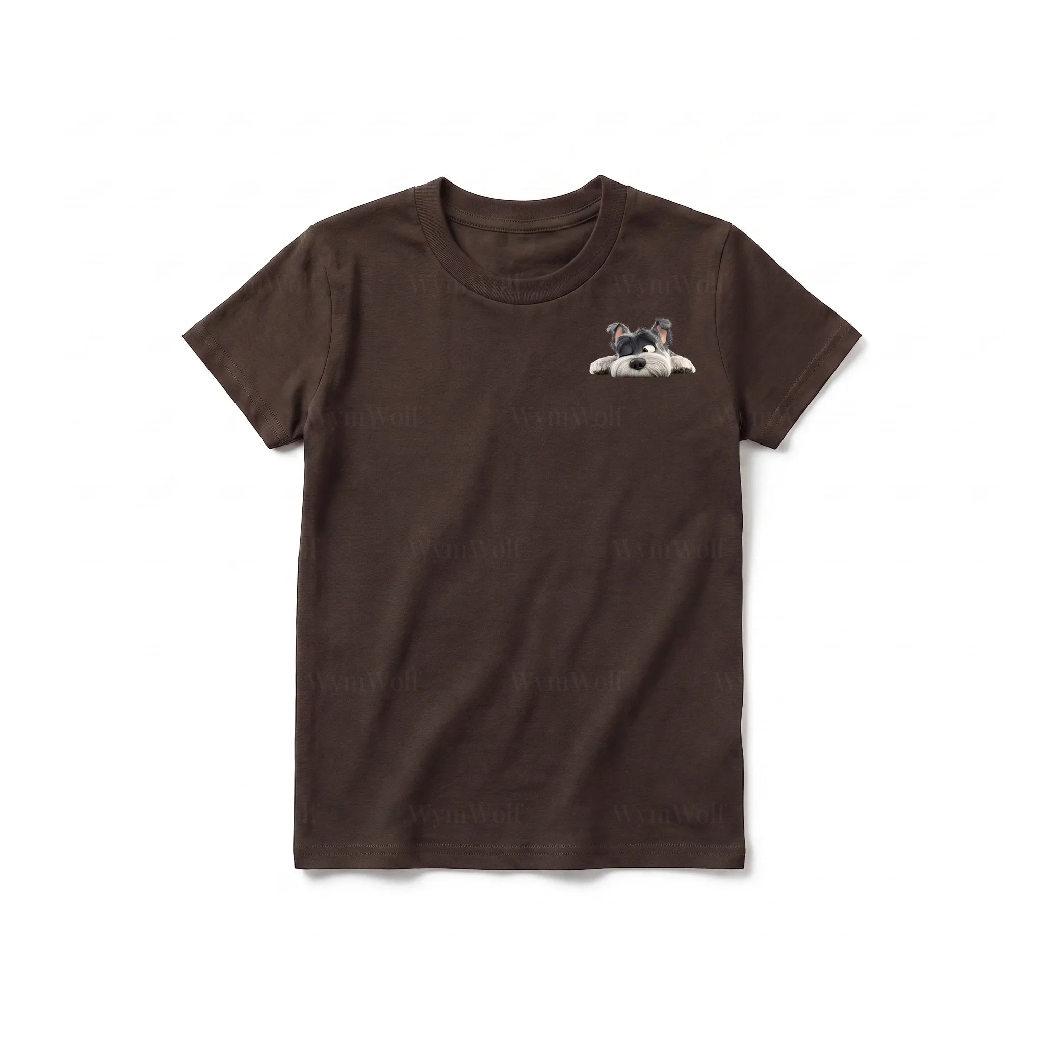 Un T-shirt chocolat à manches courtes et col rond pour jeune, orné d'un motif représentant un chien sur la poitrine gauche.
