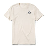 Un T-shirt blanc vintage à manches courtes et col rond, orné d'un motif représentant un chien sur la poitrine gauche.
