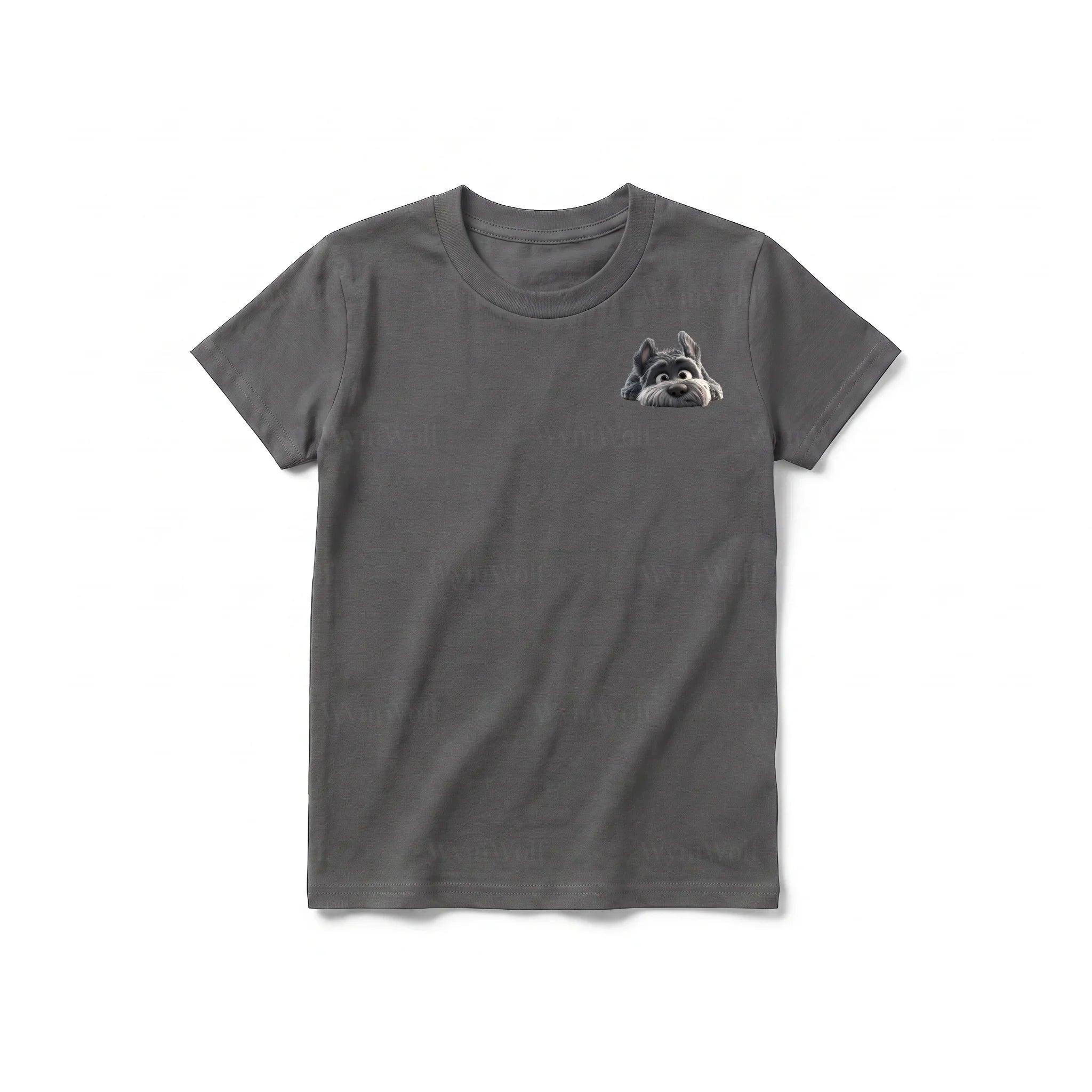 Un T-shirt charbon à manches courtes et col rond pour jeune, orné d'un motif représentant un chien sur la poitrine gauche.