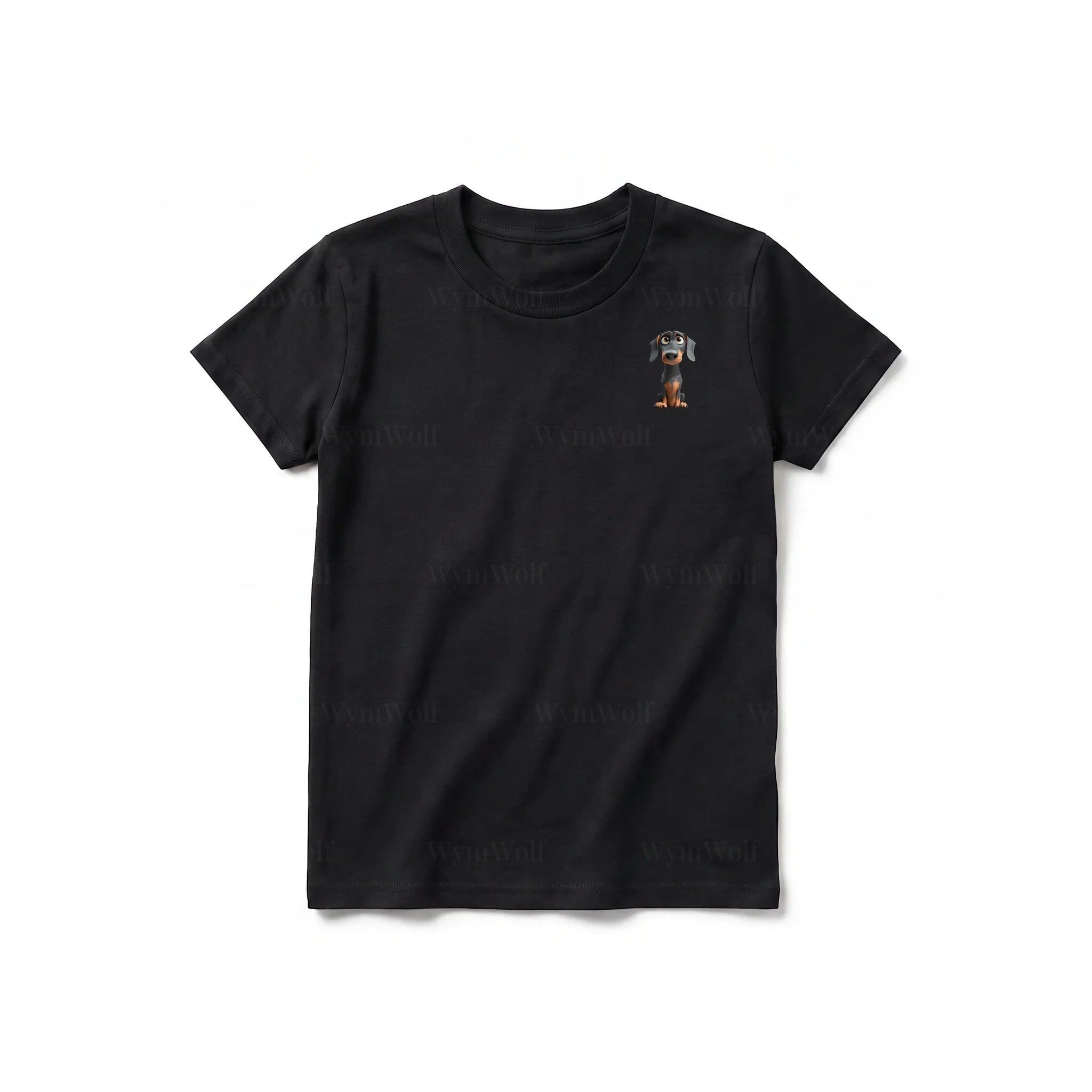 Un T-shirt noir à manches courtes et col rond pour jeune, orné d'un motif représentant un chien sur la poitrine gauche.