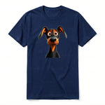 Un T-shirt marine à manches courtes et col rond, orné d'un motif représentant un chien sur le devant.