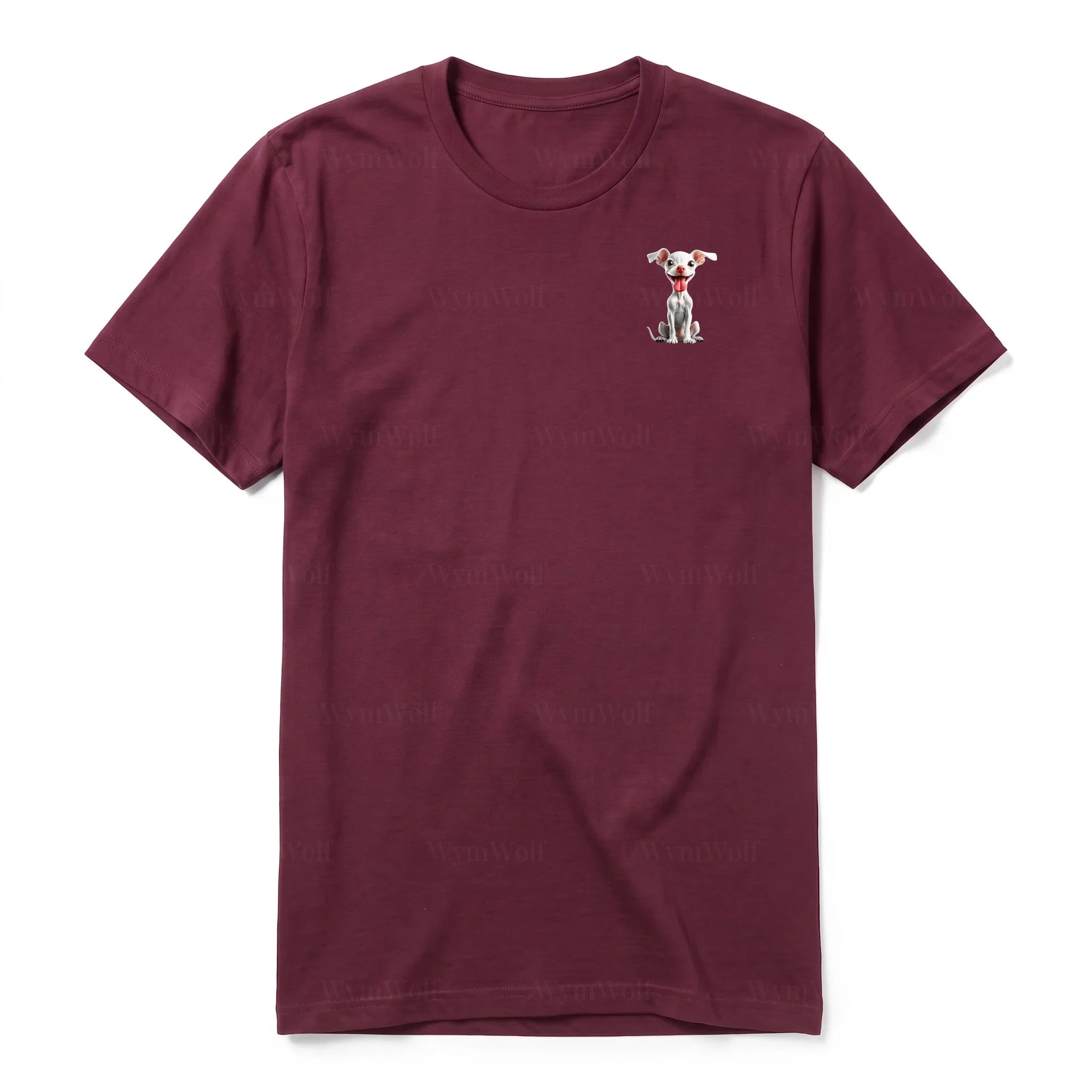Un T-shirt marron à manches courtes et col rond, orné d'un motif représentant un chien sur la poitrine gauche.