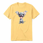 Un T-shirt moutarde à manches courtes et col rond, orné d'un motif représentant un chien sur le devant.