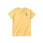 Un T-shirt moutarde à manches courtes et col rond pour jeune, orné d'un motif représentant un chien sur la poitrine gauche.