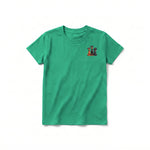 Un T-shirt kelly à manches courtes et col rond pour jeune, orné d'un motif représentant un chien sur la poitrine gauche.