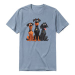 Un T-shirt steel-blue à manches courtes et col rond, orné d'un motif représentant un chien sur le devant.