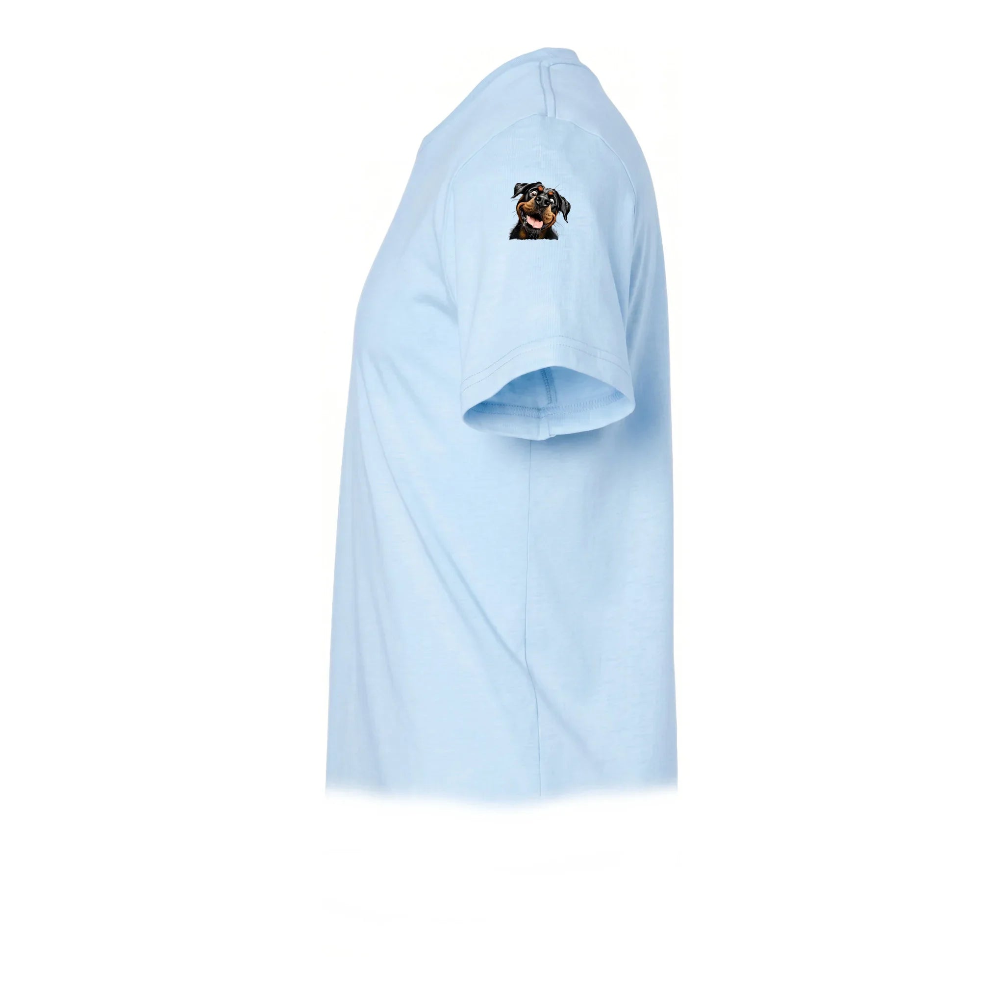 Un T-shirt poudre à manches courtes et col rond, orné d'un motif représentant un chien sur le haut de la manche gauche.