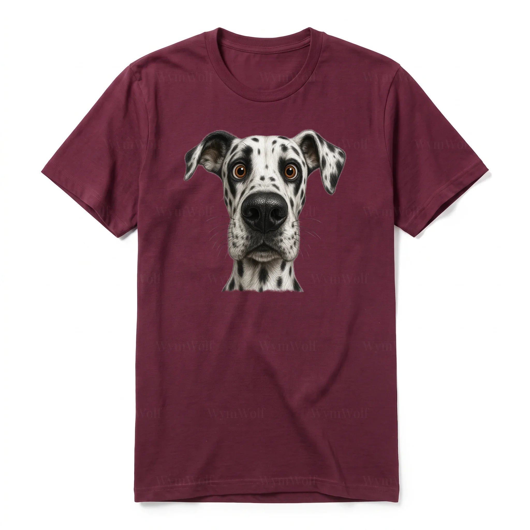 Un T-shirt marron à manches courtes et col rond, orné d'un motif représentant un chien sur le devant.