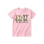 Un T-shirt rose à manches courtes et col rond pour jeune, orné d'un motif représentant un animal de la ferme sur le devant.