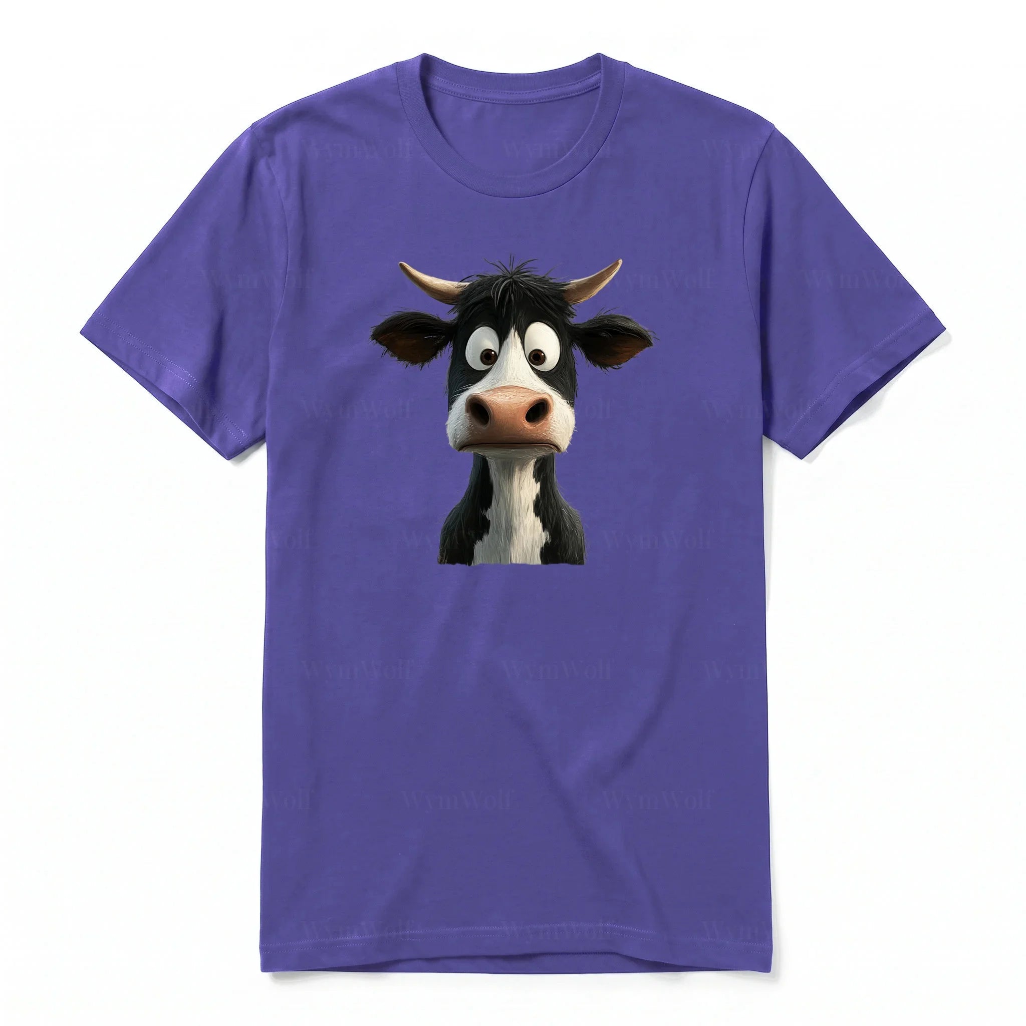 Un T-shirt violet à manches courtes et col rond, orné d'un motif représentant un animal de la ferme sur le devant.