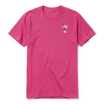 Un T-shirt framboise à manches courtes et col rond, orné d'un motif représentant un animal de la ferme sur la poitrine gauche.