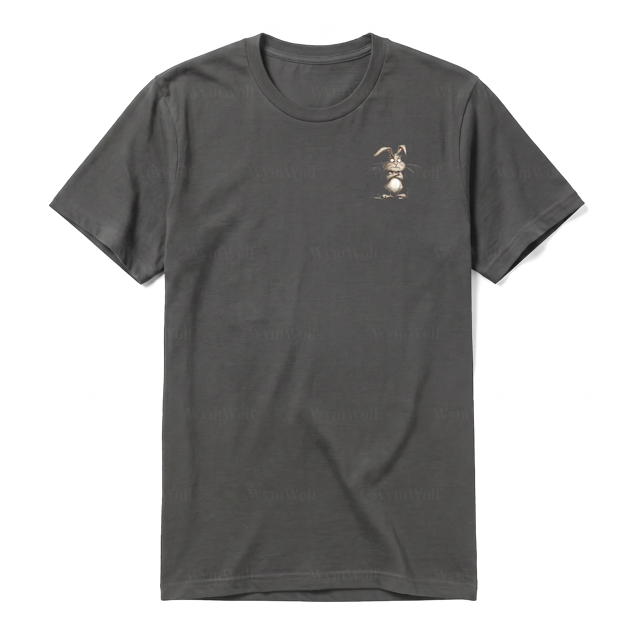 Un T-shirt charbon à manches courtes et col rond, orné d'un motif représentant un animal de la ferme sur la poitrine gauche.