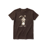 Un T-shirt chocolat à manches courtes et col rond pour jeune, orné d'un motif représentant un animal de la ferme sur le devant.