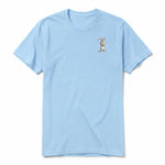 Un T-shirt poudre à manches courtes et col rond, orné d'un motif représentant un animal de la ferme sur la poitrine gauche.