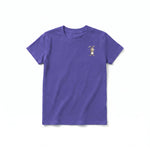 Un T-shirt violet à manches courtes et col rond pour jeune, orné d'un motif représentant un animal de la ferme sur la poitrine gauche.