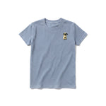 Un T-shirt steel-blue à manches courtes et col rond pour jeune, orné d'un motif représentant un animal de la ferme sur la poitrine gauche.