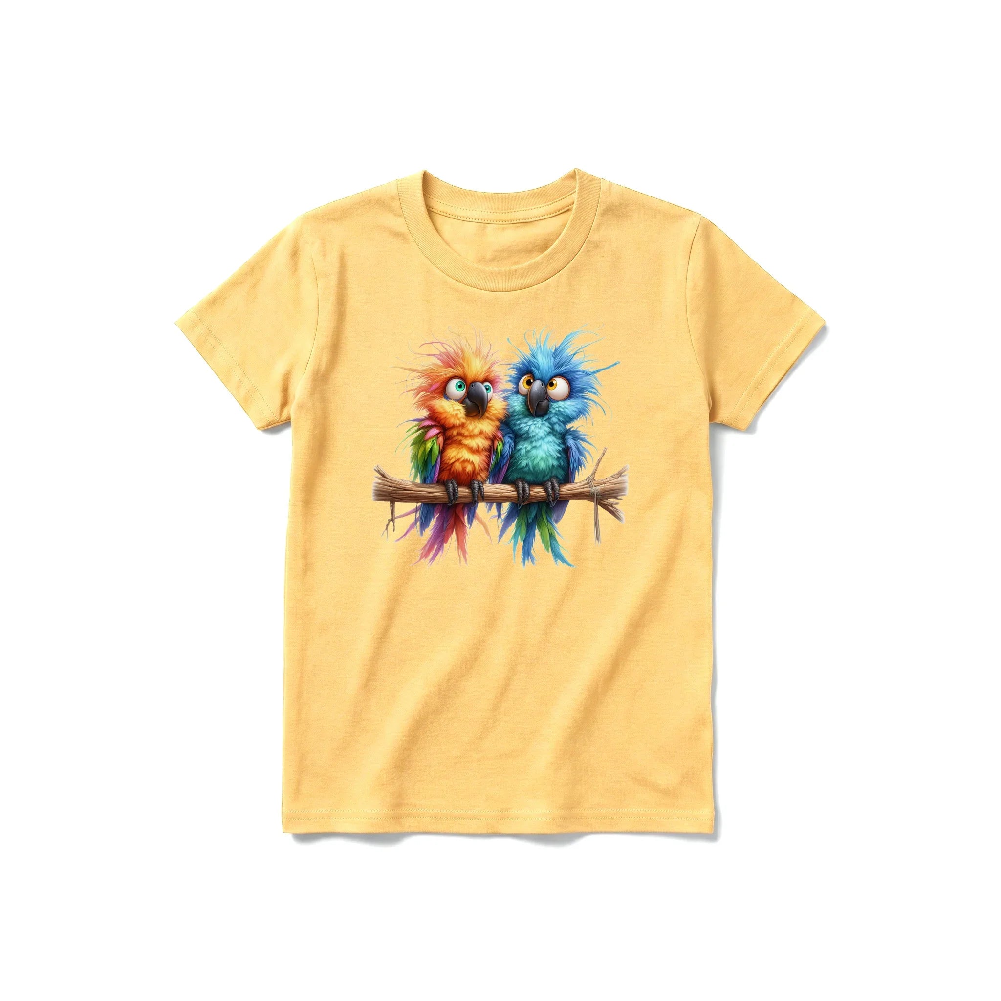 Un T-shirt moutarde à manches courtes et col rond pour jeune, orné d'un motif représentant un oiseau excentrique sur le devant.
