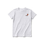 Un T-shirt gris cendré à manches courtes et col rond pour jeune, orné d'un motif représentant un oiseau excentrique sur la poitrine gauche.