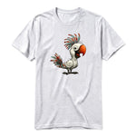 Un T-shirt gris cendré à manches courtes et col rond, orné d'un motif représentant un oiseau excentrique sur le devant.