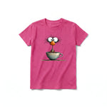 Un T-shirt framboise à manches courtes et col rond pour jeune, orné d'un motif représentant un oiseau excentrique sur le devant.