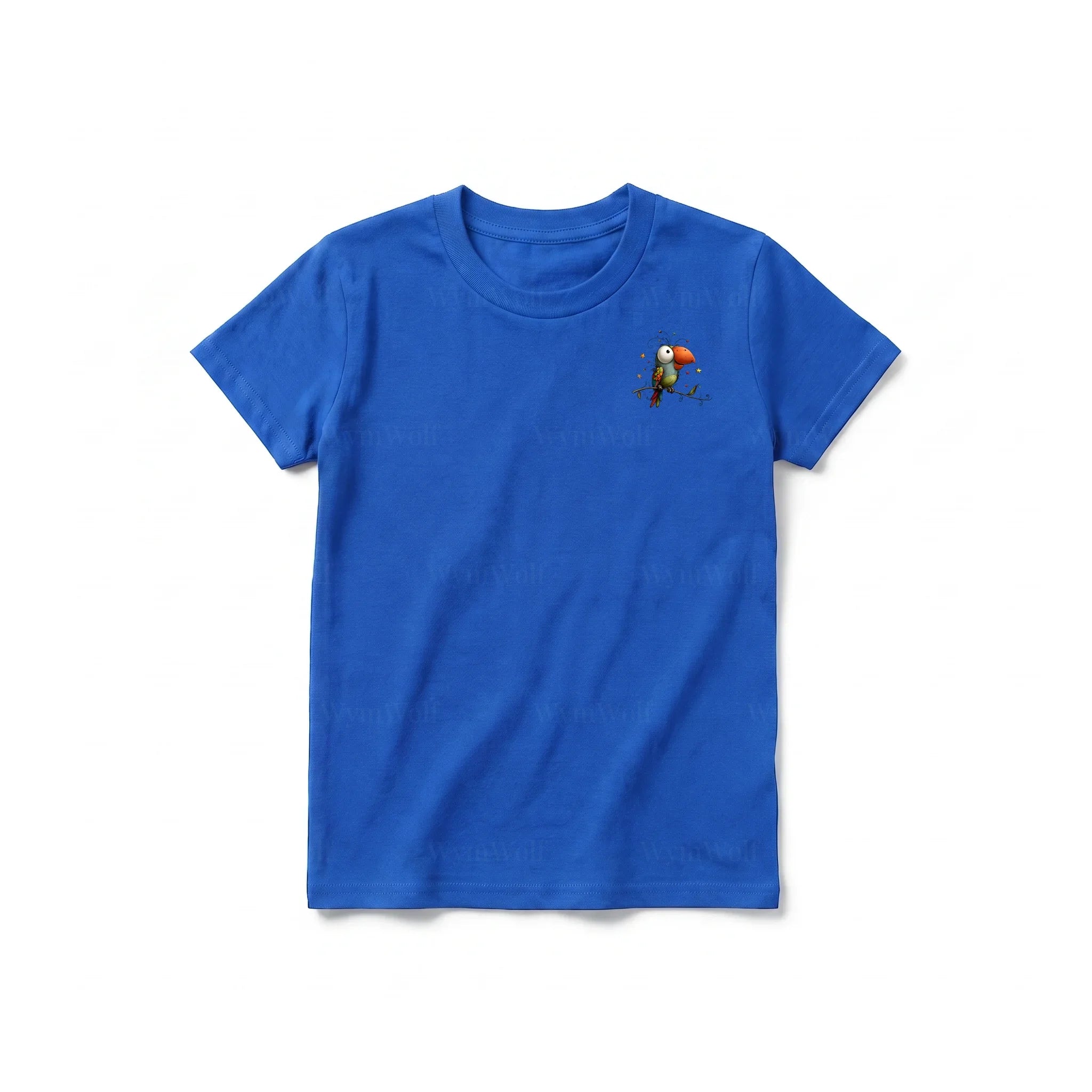 Un T-shirt royal à manches courtes et col rond pour jeune, orné d'un motif représentant un oiseau excentrique sur la poitrine gauche.