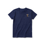 Un T-shirt marine à manches courtes et col rond pour jeune, orné d'un motif représentant un oiseau excentrique sur la poitrine gauche.