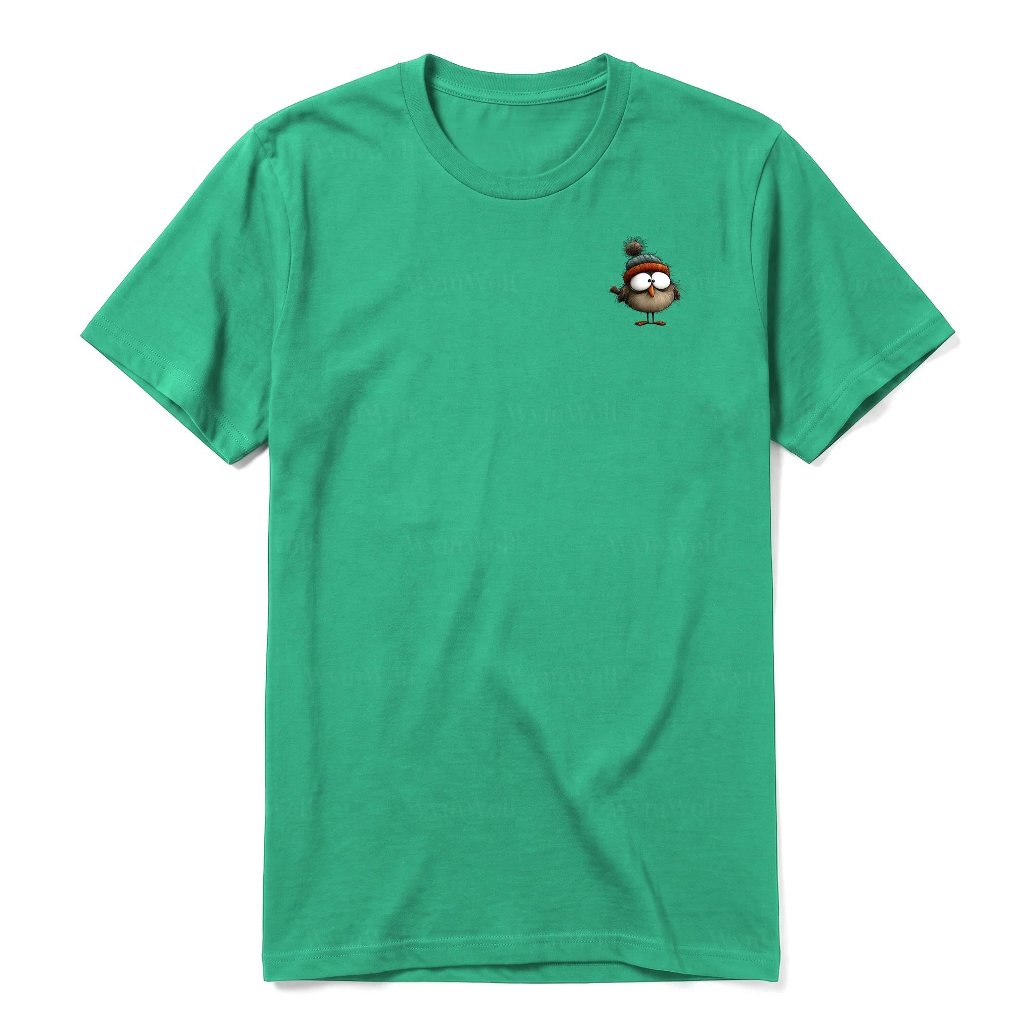 Un T-shirt kelly à manches courtes et col rond, orné d'un motif représentant un oiseau excentrique sur la poitrine gauche.