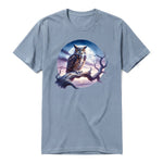 Un T-shirt steel-blue à manches courtes et col rond, orné d'un motif représentant un animal de la faune sur le devant.