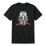 Un T-shirt noir à manches courtes et col rond, orné d'un motif représentant un animal de la faune sur le devant.