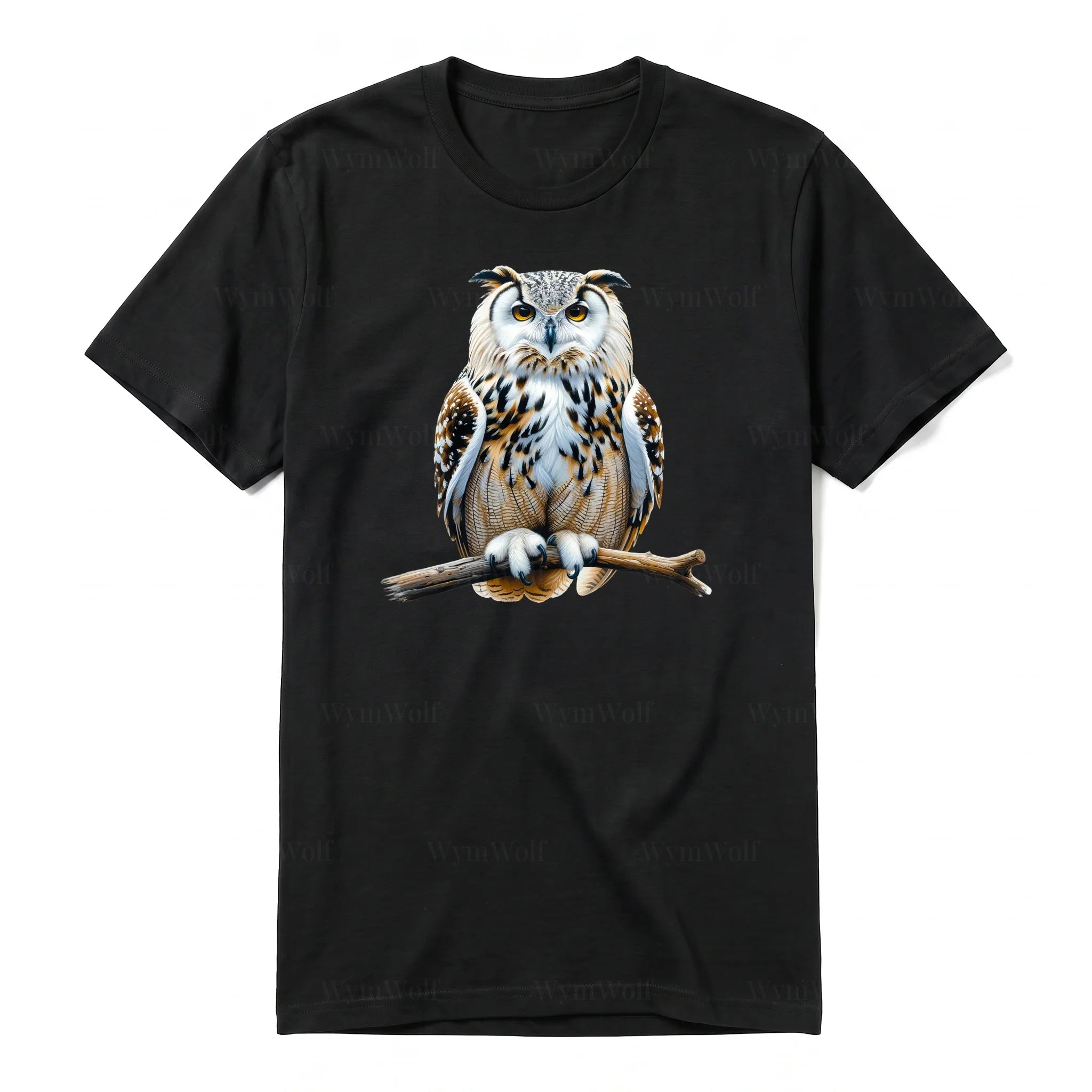 Un T-shirt noir à manches courtes et col rond, orné d'un motif représentant un animal de la faune sur le devant.