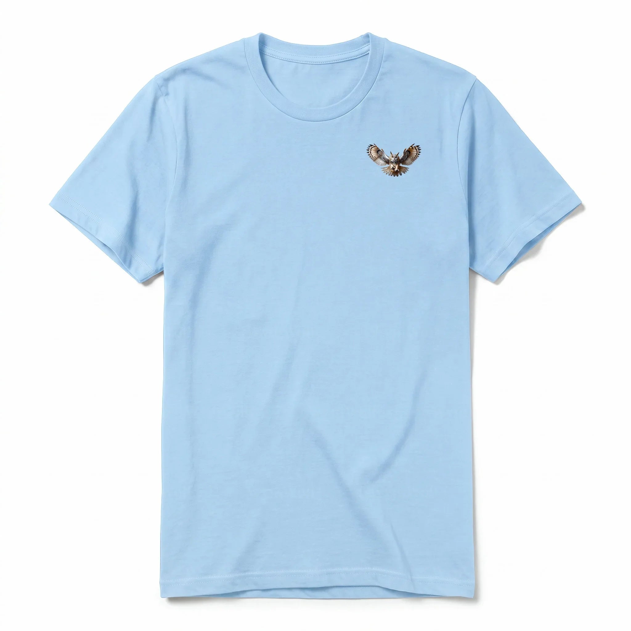 Un T-shirt poudre à manches courtes et col rond, orné d'un motif représentant un animal de la faune sur la poitrine gauche.