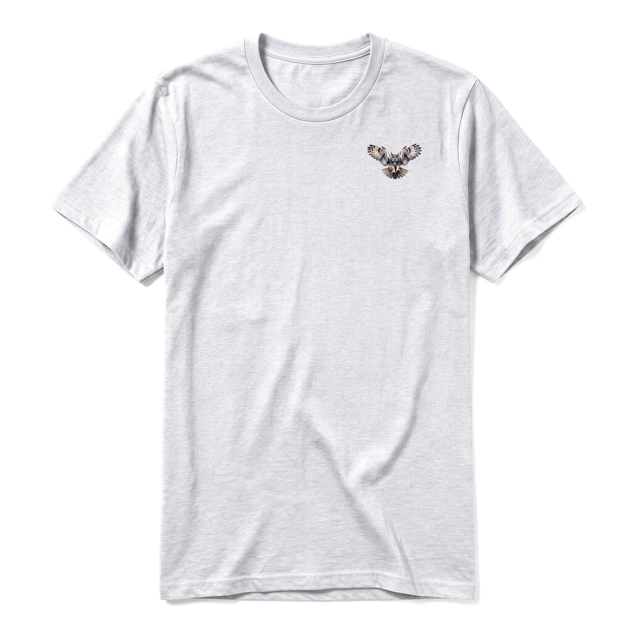 Un T-shirt gris cendré à manches courtes et col rond, orné d'un motif représentant un animal de la faune sur la poitrine gauche.