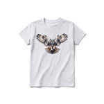 Un T-shirt gris cendré à manches courtes et col rond pour jeune, orné d'un motif représentant un animal de la faune sur le devant.