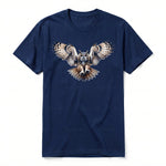 Un T-shirt marine à manches courtes et col rond, orné d'un motif représentant un animal de la faune sur le devant.