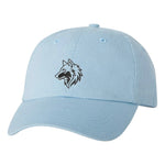 Une casquette DadHat bleu pastel avec notre logo arborant notre logo